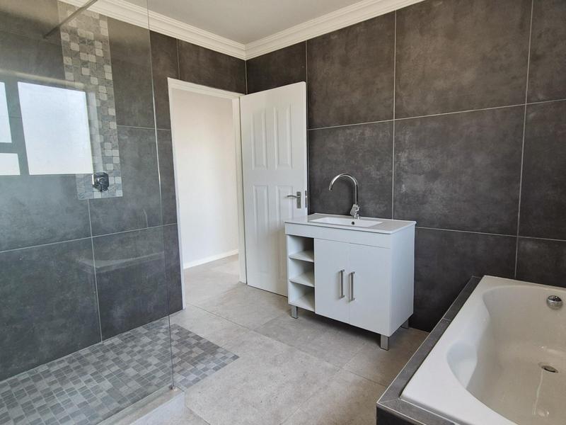 3 Bedroom Property for Sale in Kleinbaai Western Cape